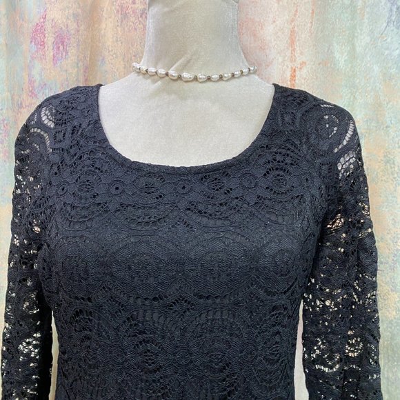 πLiz Claiborne Beautiful Midi Lace Dress with long Lace Sleeves - Picture 2 of 13